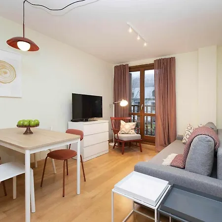 Tenaesqui Ii By Bevalle